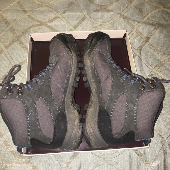 Isoory Hiking Boots - Picture 7 of 8